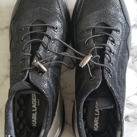 Sneaker - Picture 2 of 5